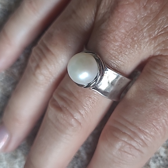 Grace and Heart Jewelry - Sterling silver and pearl rings